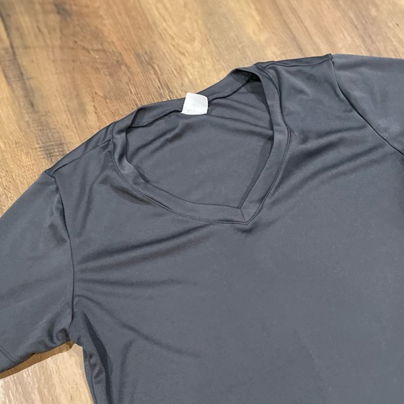 WOMANS ATHLETIC TOP - Picture 4 of 4